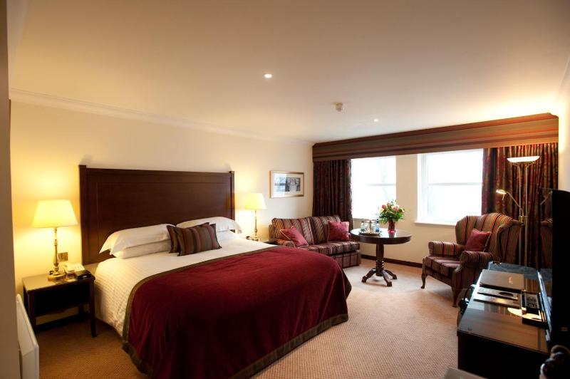 Superior King Room image 4