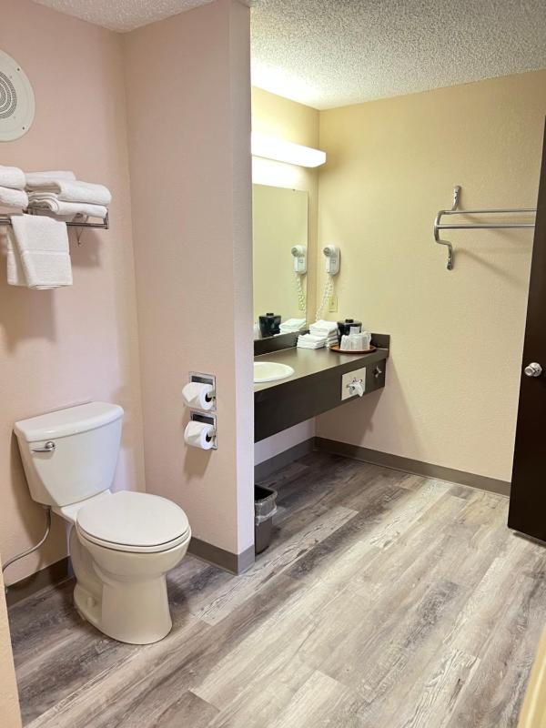 King Room image 4