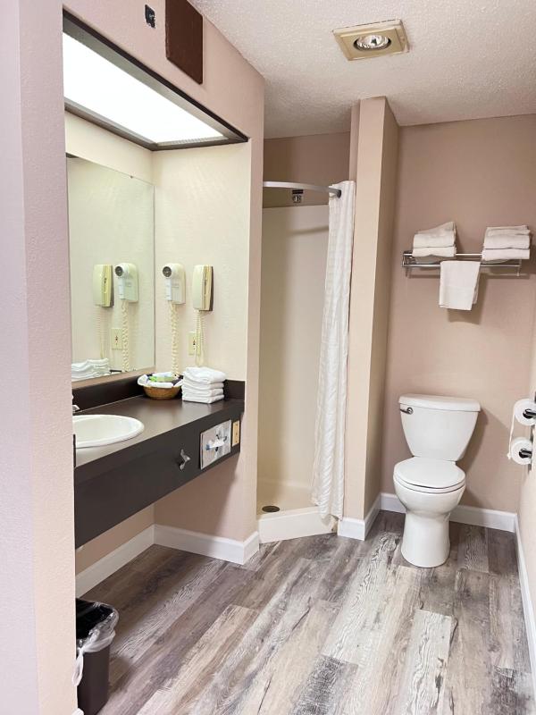 Executive King Suite image 3