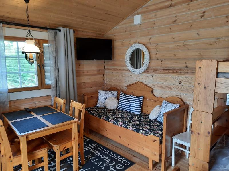 Cottage with Shared Bathroom image 4