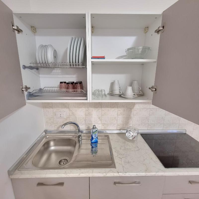Studio Apartment image 4