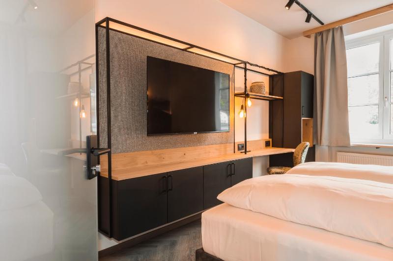 Superior Double Room image 3