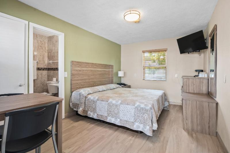 King Room image 2