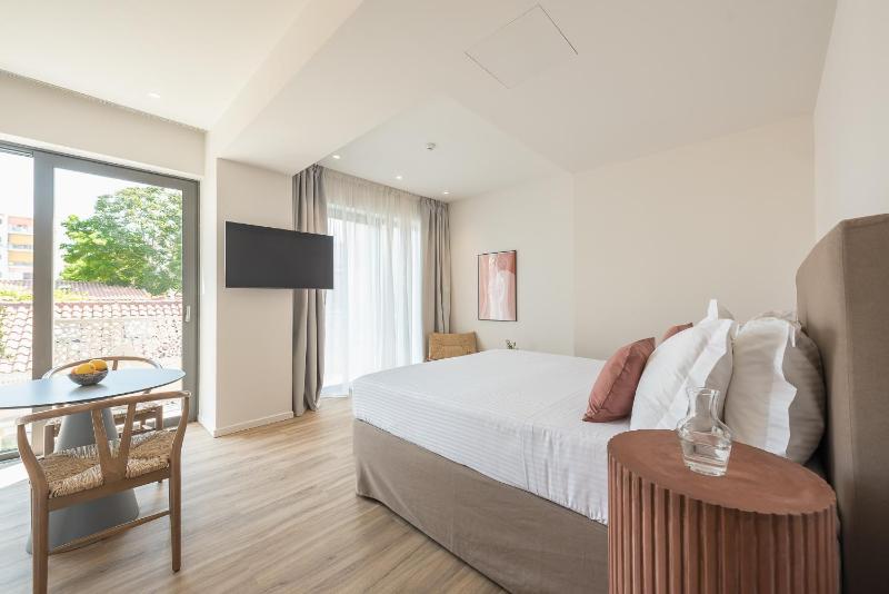 Apartment with Balcony image 4