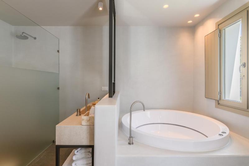 Junior Suite image 2