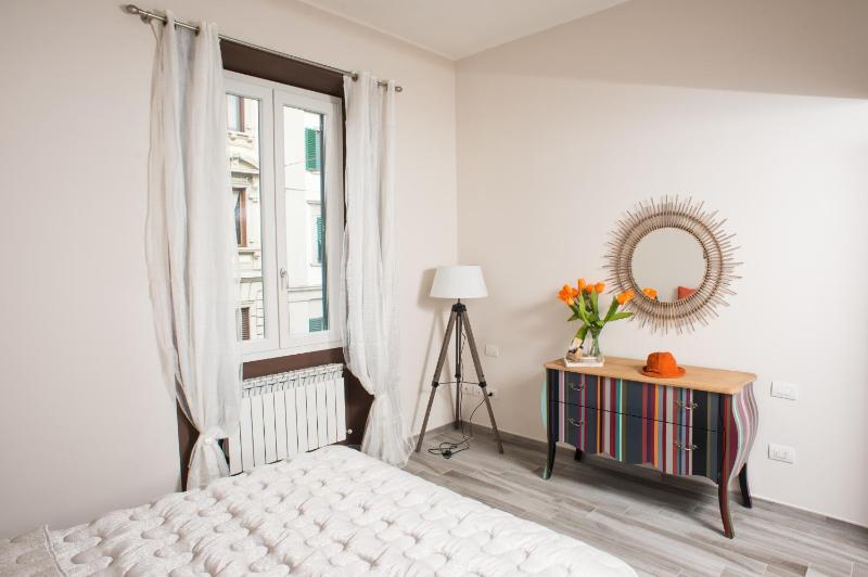 Orsini Family Deluxe Apartment by Mamo Florence - image 15