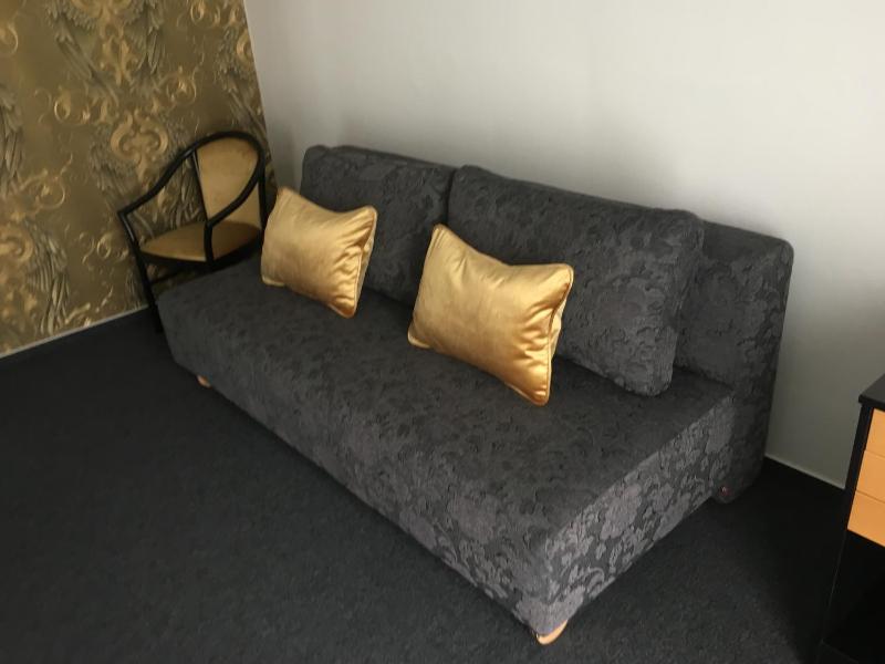 Family Room image 3