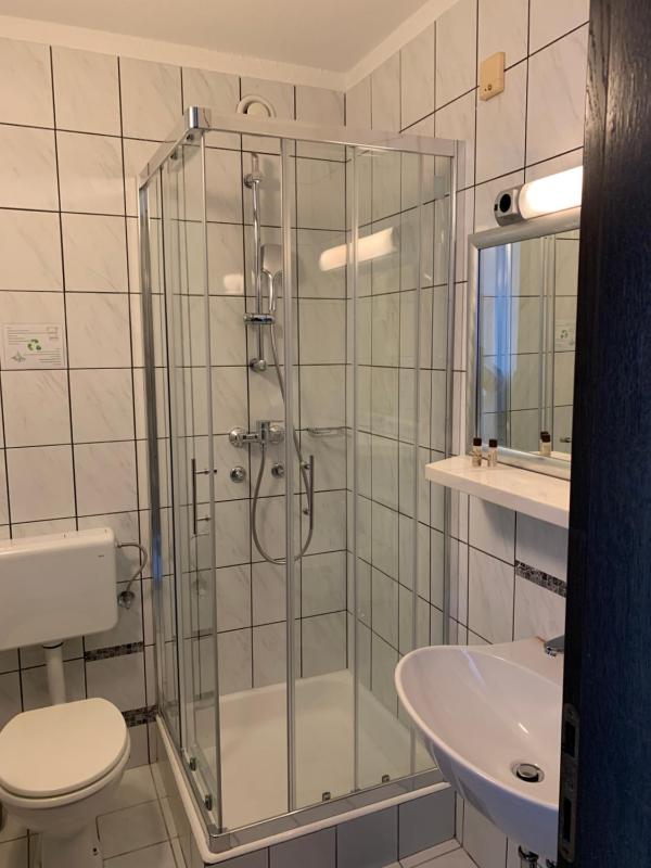 Single Room image 3