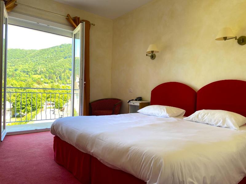 Superior Double Room with Balcony image 1
