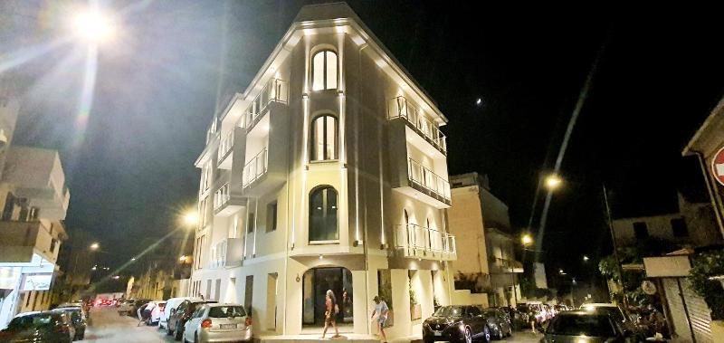 SOLMARIS TROPEA City Center - Rooms & Suites - Private Parking - image 1