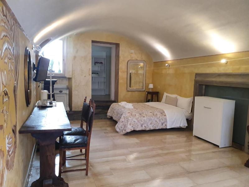 Standard Family Room image 3