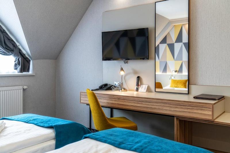 Standard Double Room image 3