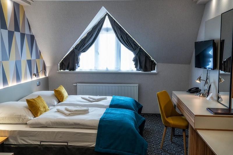 Standard Double Room image 4