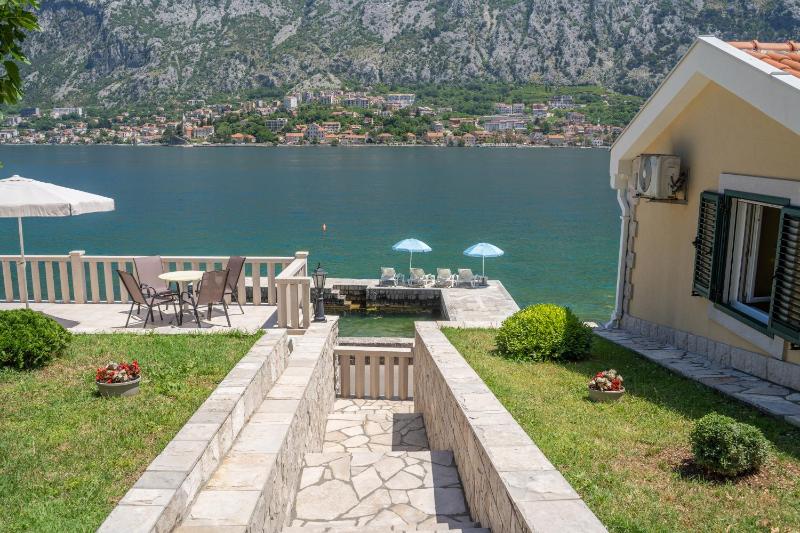 Apartment with Sea View image 2