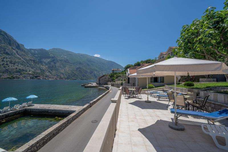 Apartment with Sea View image 1