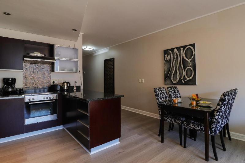 One-Bedroom Apartment image 4