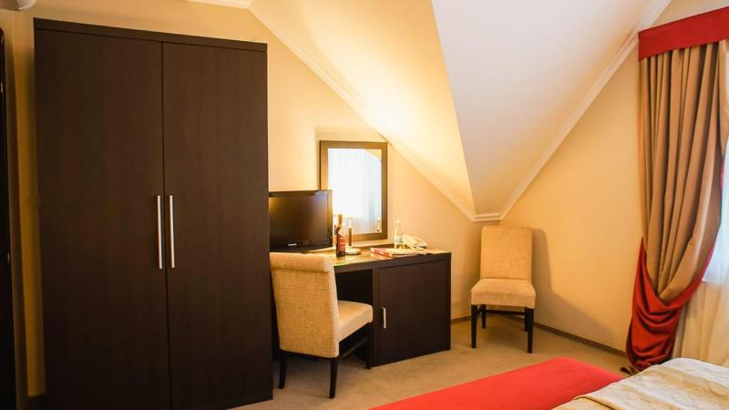 Double or Twin Room image 2