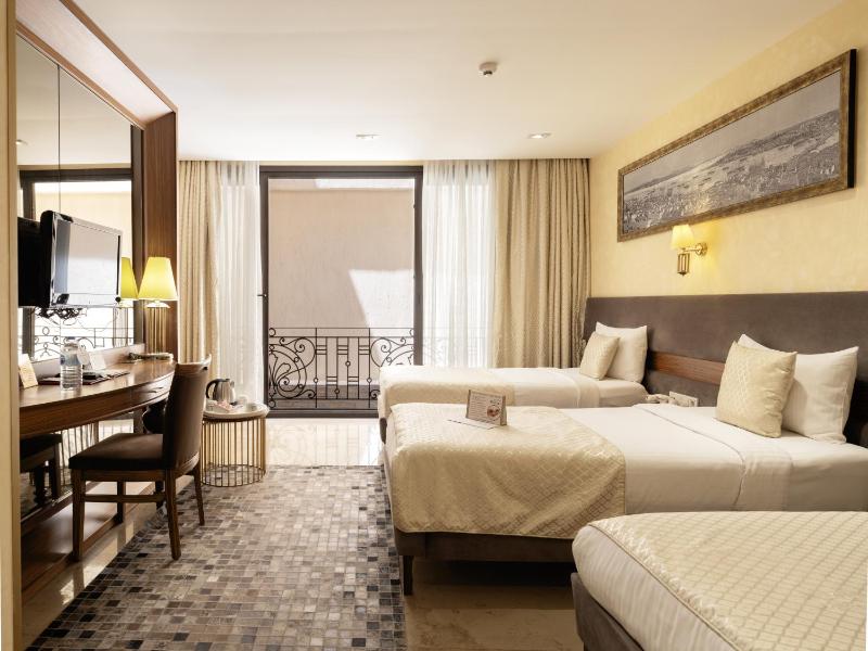 Standard Triple Room image 3