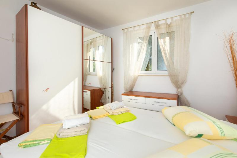 Apartment PORTAPISANA just 50m from the beach - image 21