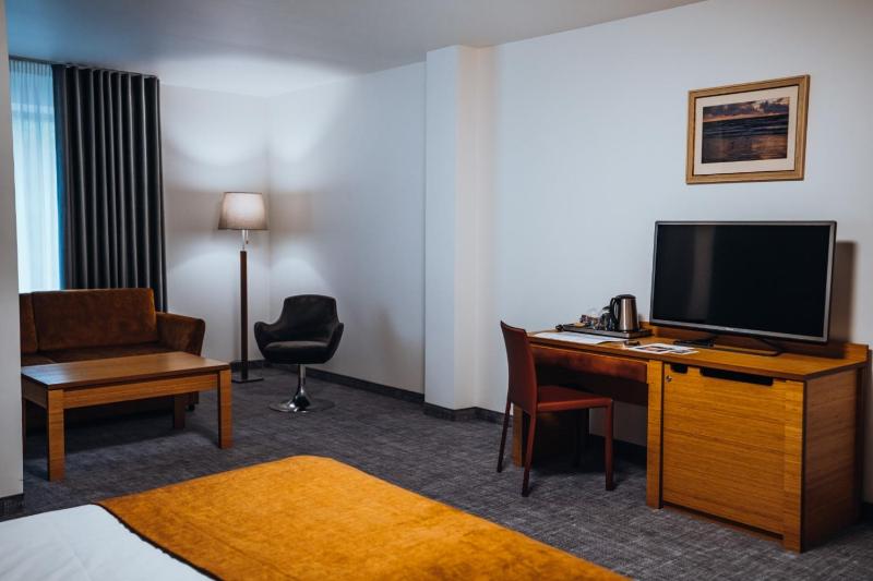 Suite with Spa Access image 4