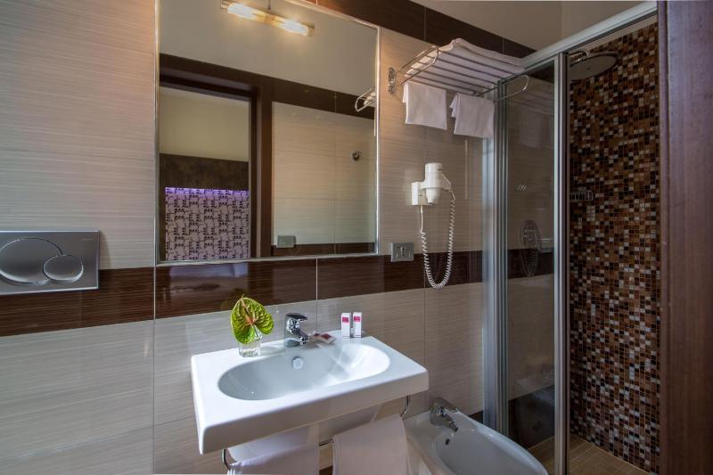 Standard Single Room image 2