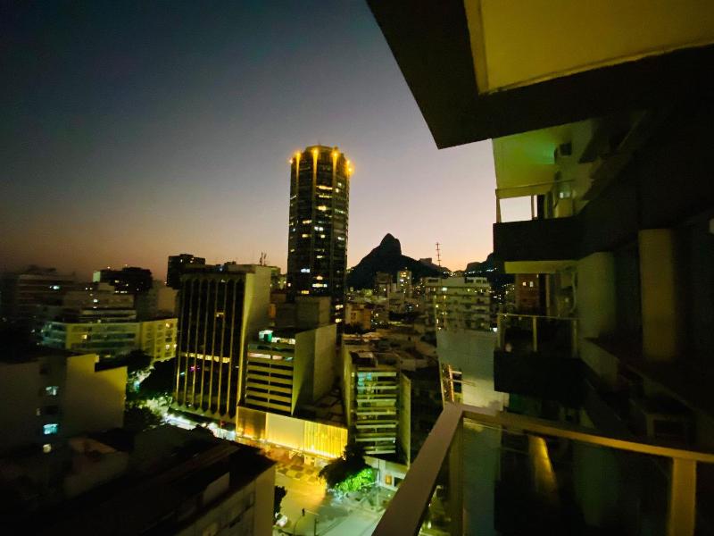 Leblon Flat Service 2 Bedrooms Sea View - image 3