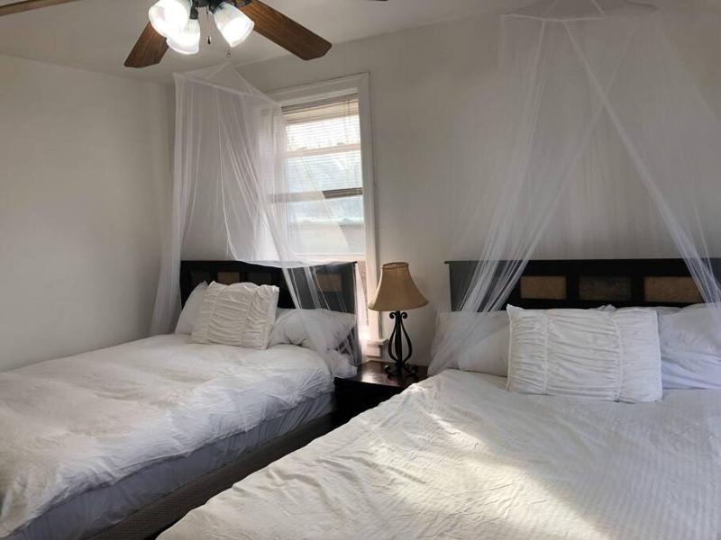 One-Bedroom Apartment image 2