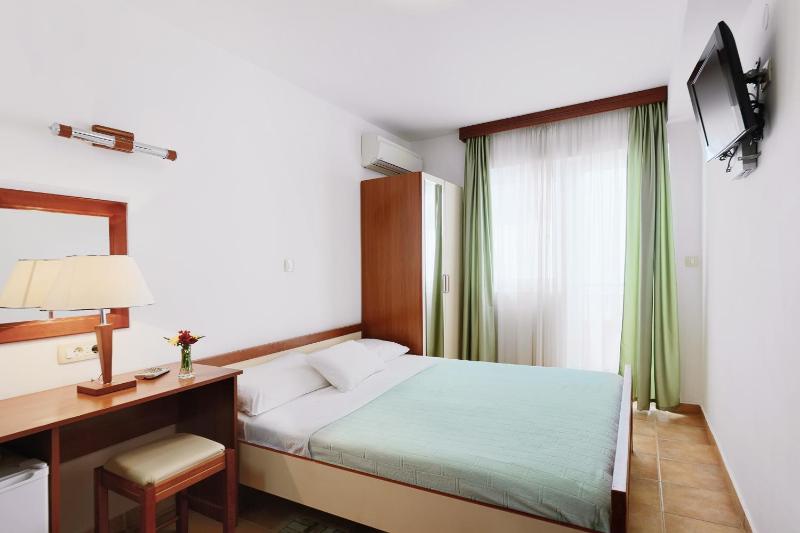 Double Room image 2