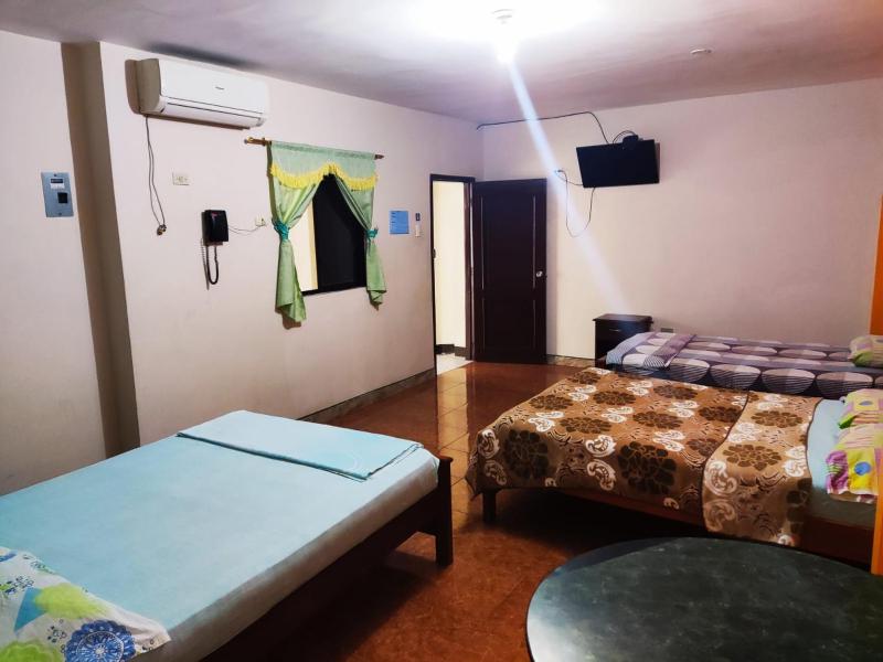 Hotel Boston - image 4