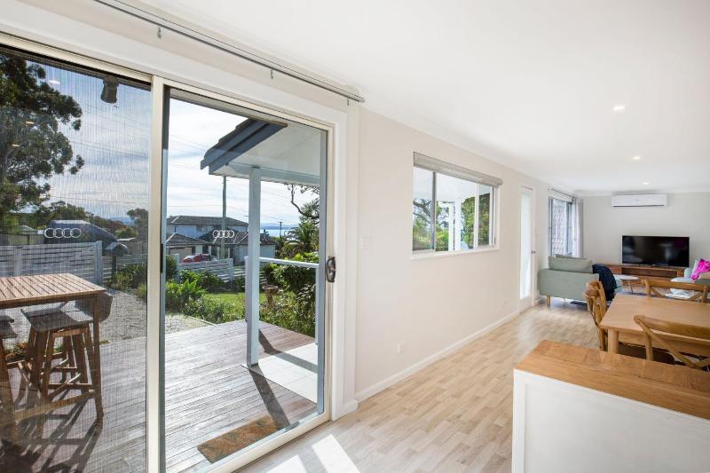 WindanSea Cottage Pet Friendly Ocean Glimpses - image 6