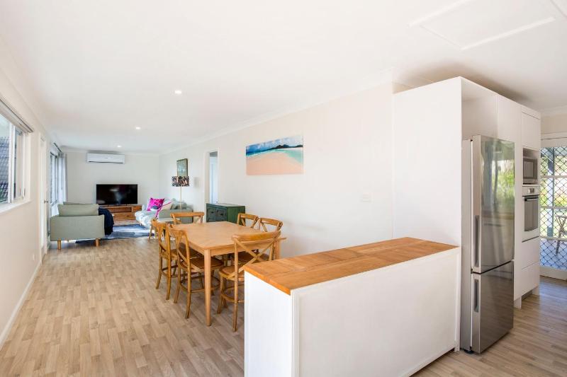 WindanSea Cottage Pet Friendly Ocean Glimpses - image 4