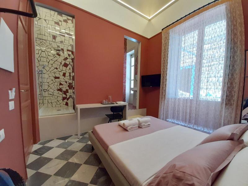 Double Room image 1