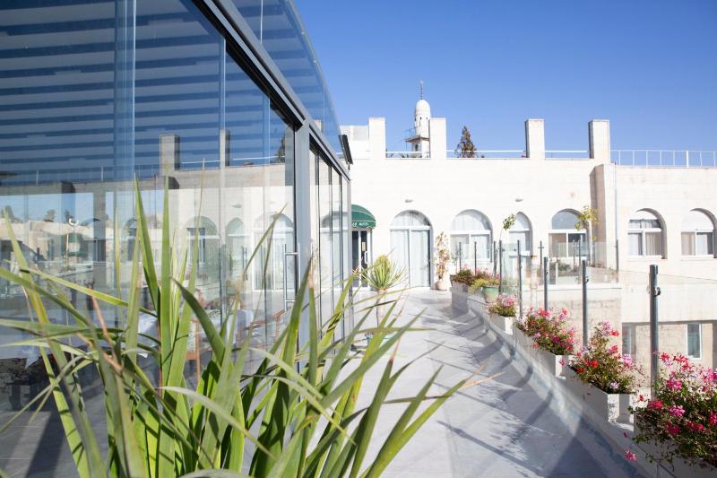 Golden Walls Hotel - image 12