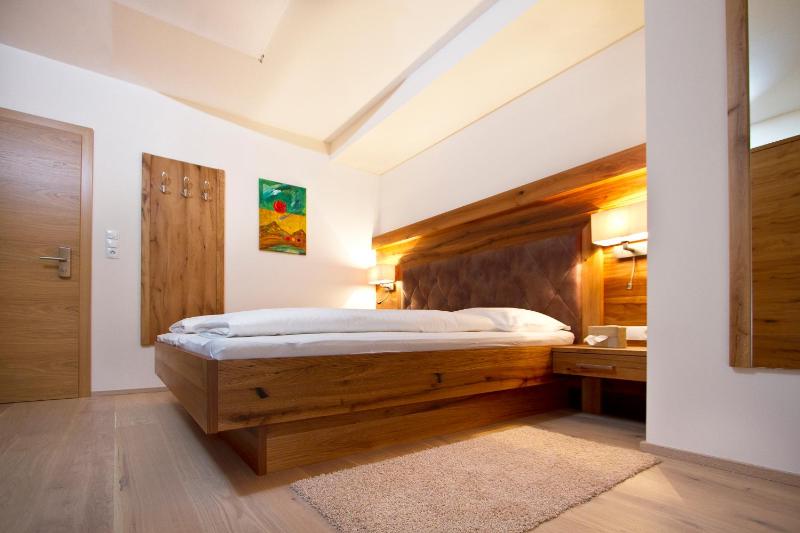Comfort Double Room with Balcony image 3