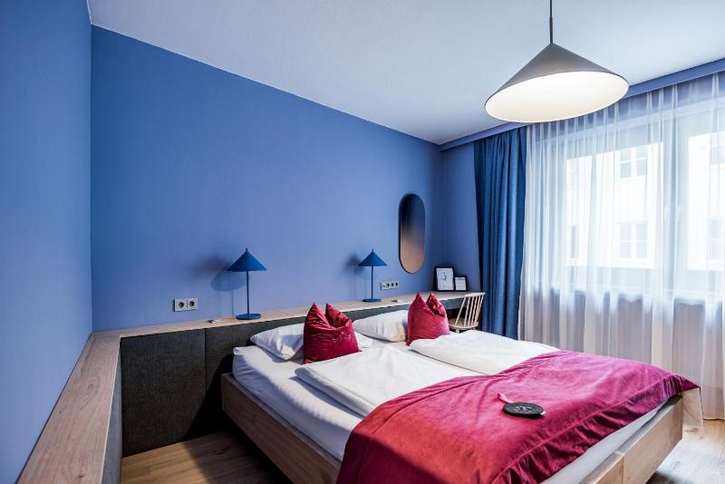 Premium Double Room image 4