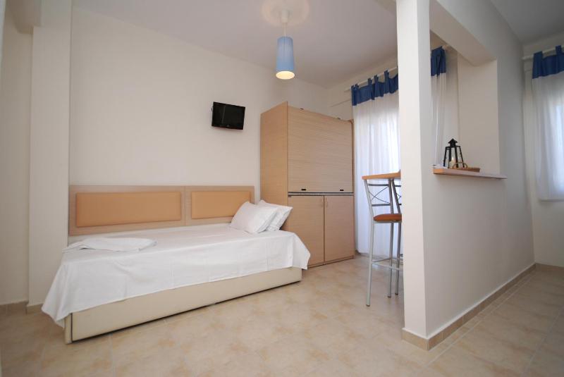 Studio (4 Adults) image 1
