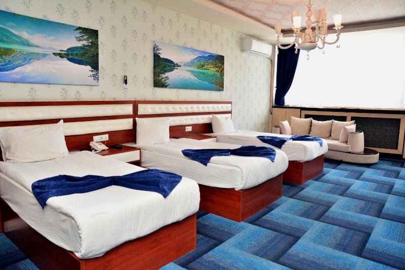 Triple Room image 1