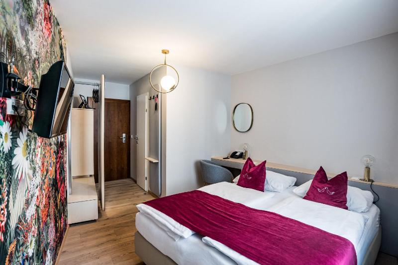 Economy  Double Room image 2