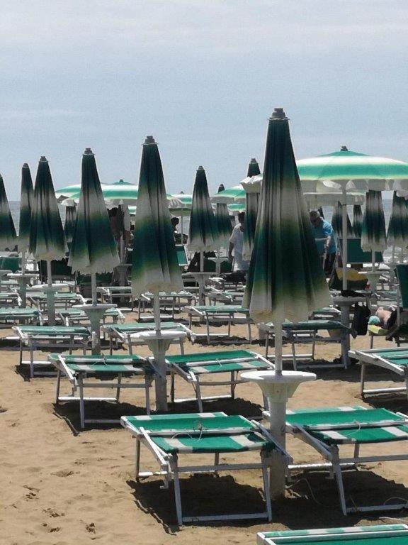 Double or Twin Room with Beach Access and Free Parking image 3