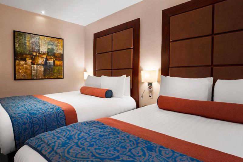 Superior Twin Room image 2