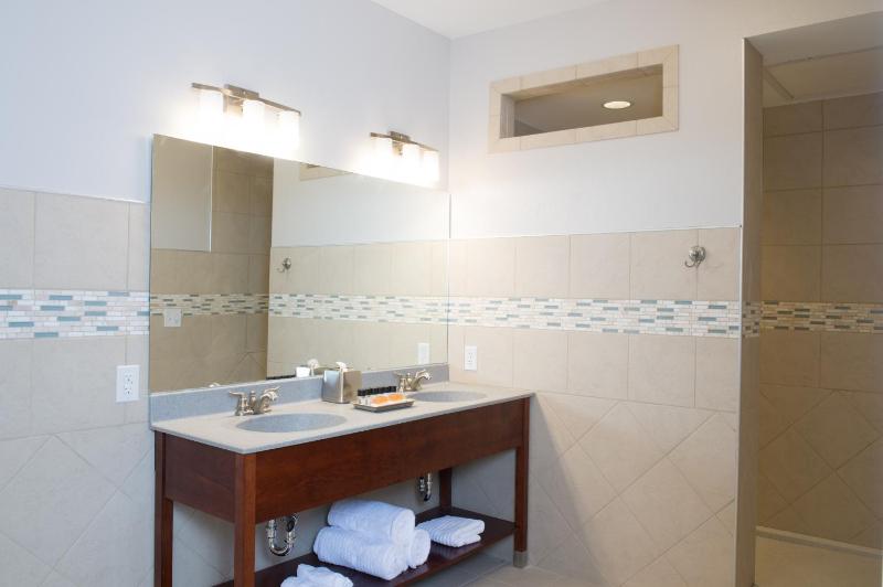 Double Room - Disability Access image 3