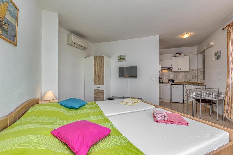 Sunrise Apartments - image 6
