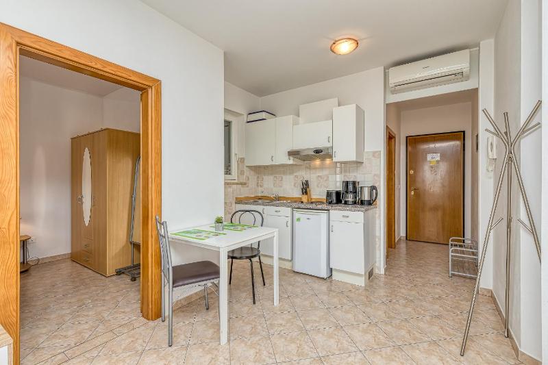 Sunrise Apartments - image 3
