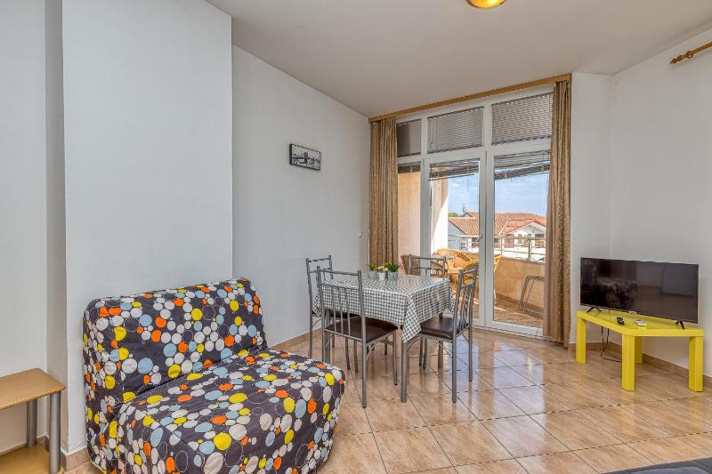 Sunrise Apartments - image 7