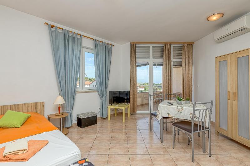 Sunrise Apartments - image 19