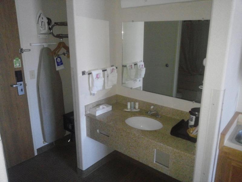 King Room - Non-Smoking image 1