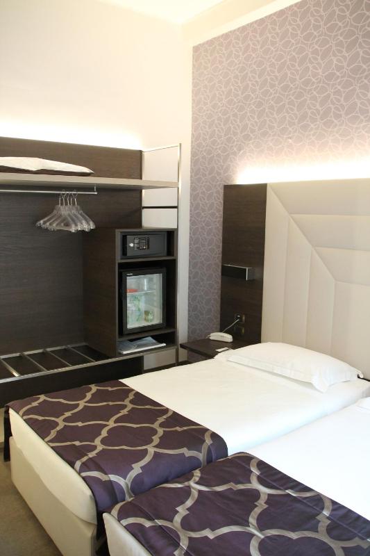 Superior Double or Twin Room image 4