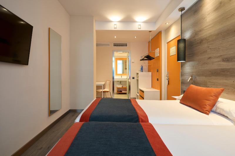 Premium Double Room image 4