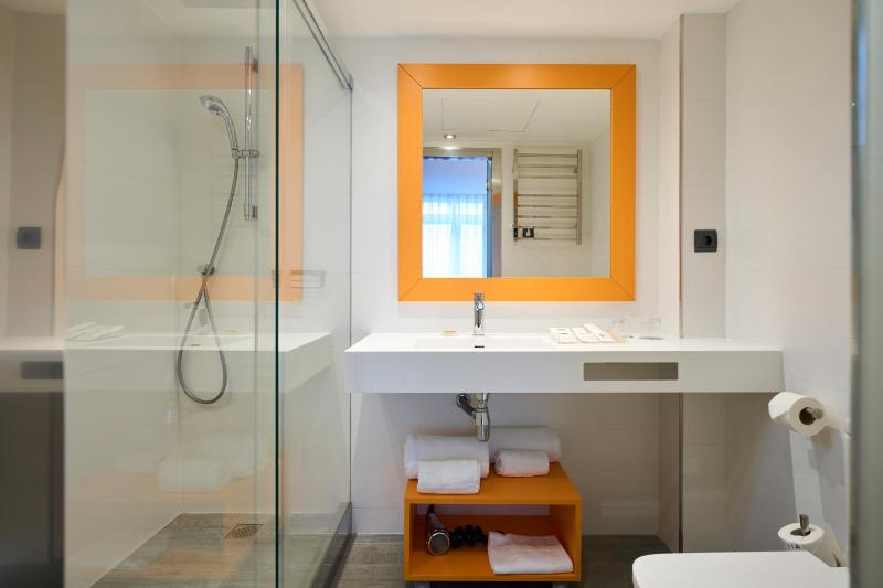 Premium Double Room image 2