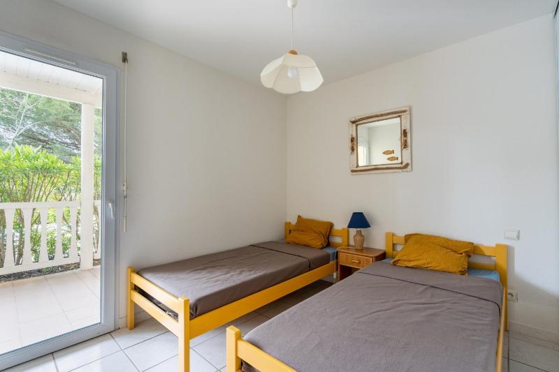 Villa piscine pour 8 à Lacanau - image 17